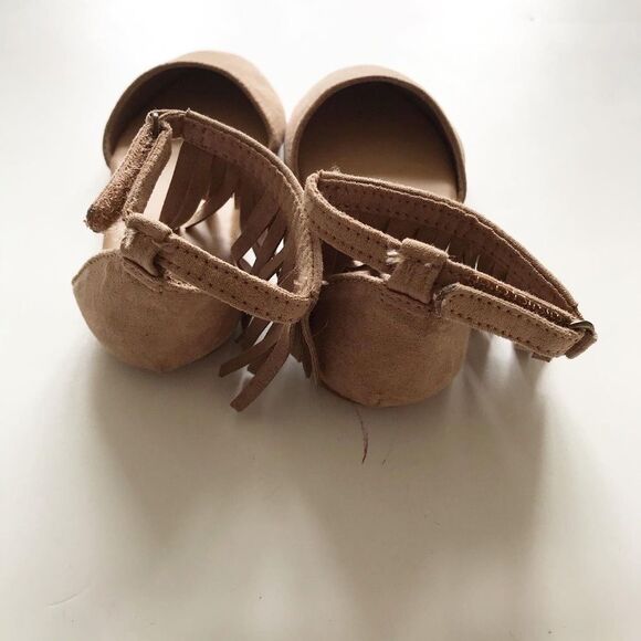 Old Navy faux suede nude fringe sandals EUC size 8 - Picture 4 of 4
